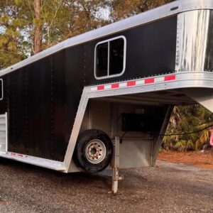 2008 Featherlite 4-Horse Slant Load Gooseneck with Weekender Living Package